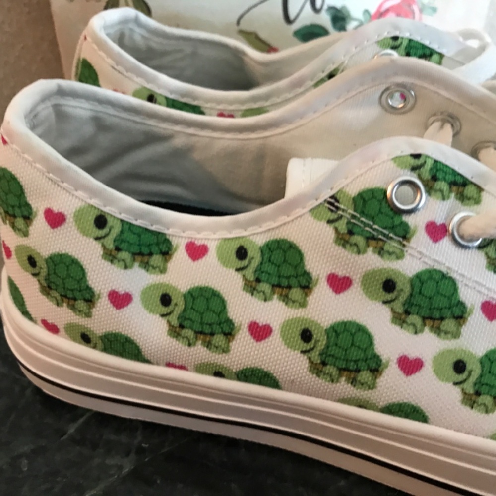 ONLY ONE PAIR LEFT! Adorable!!